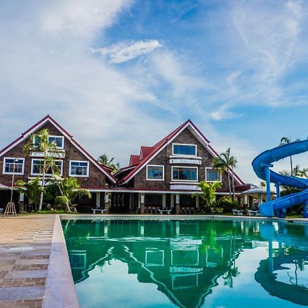 El Pescador Resort Hotel Bolinao Bagian luar foto