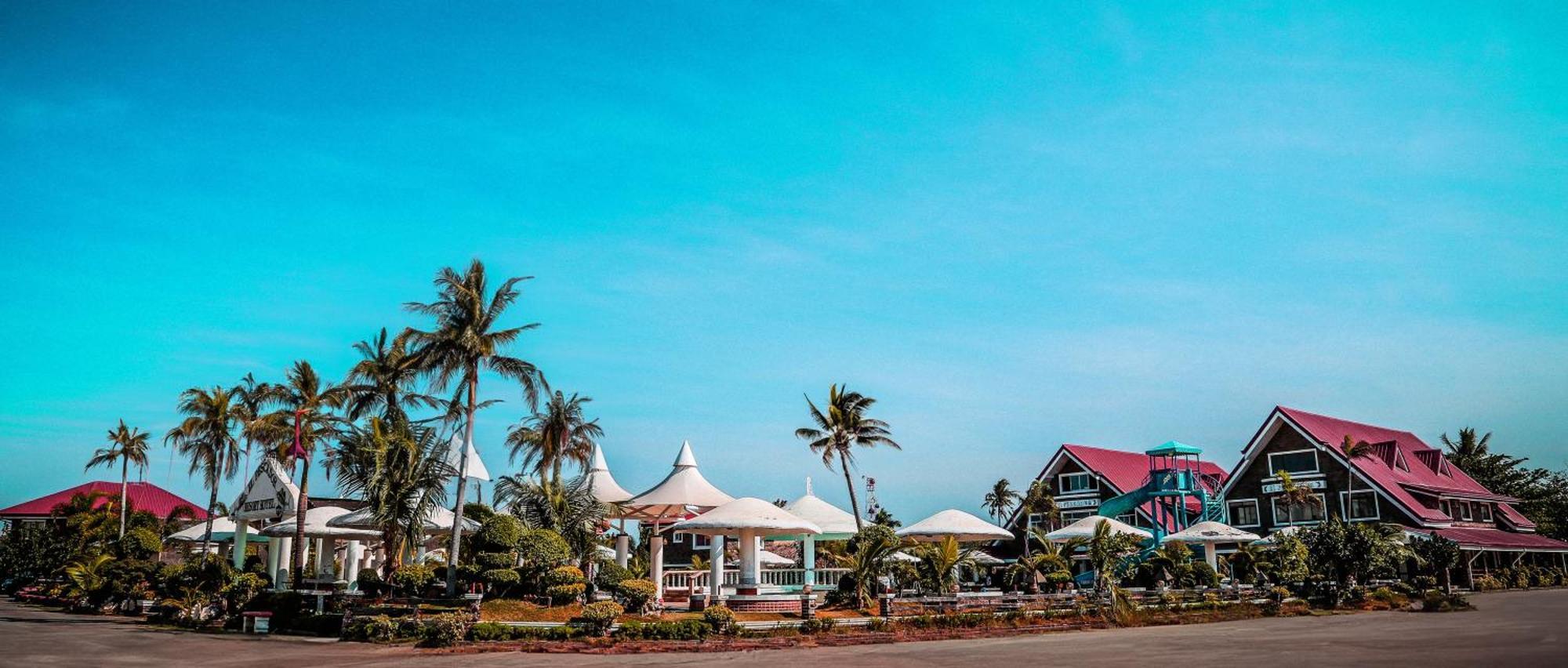 El Pescador Resort Hotel Bolinao Bagian luar foto